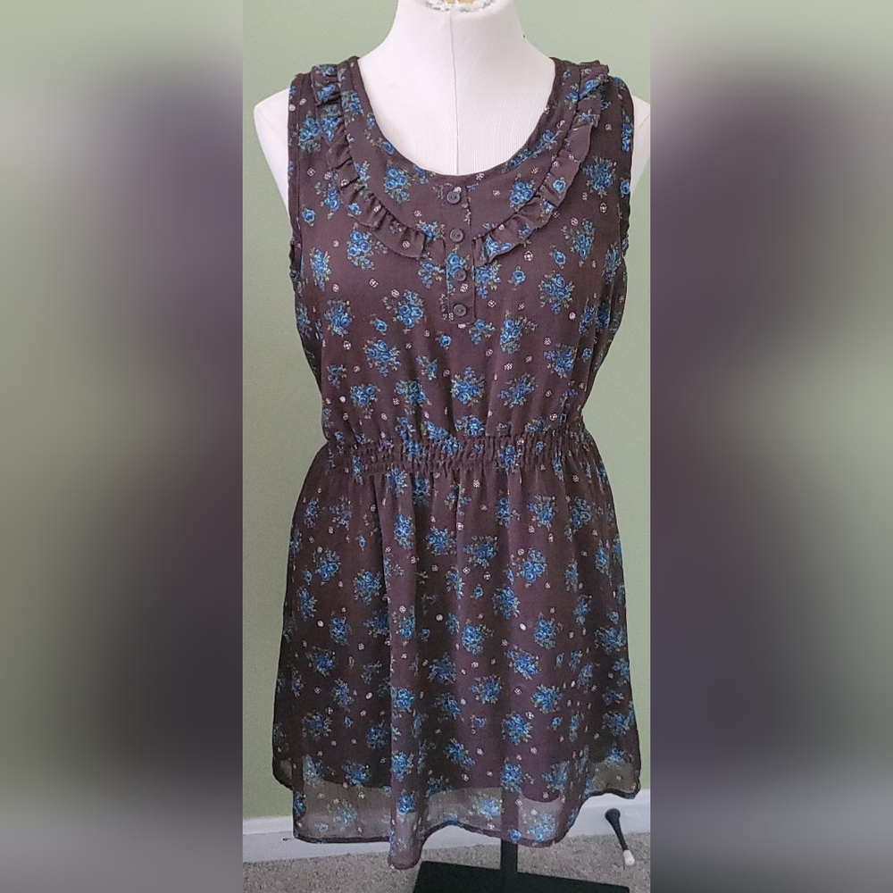 Floral Sleeveless Blouse